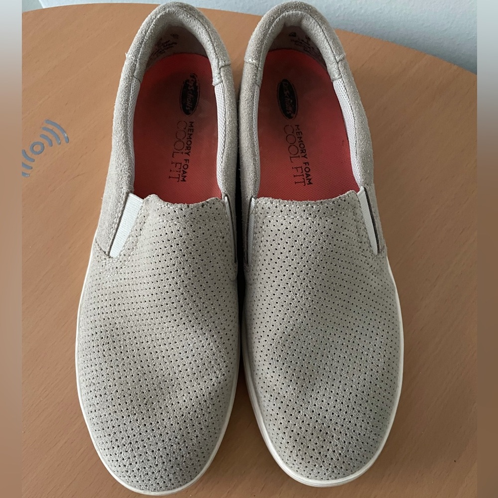 Dr. Scholl’s Memory Foam slip on sneakers, size 6